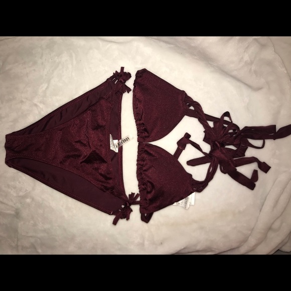 Bikini - Picture 1 of 2